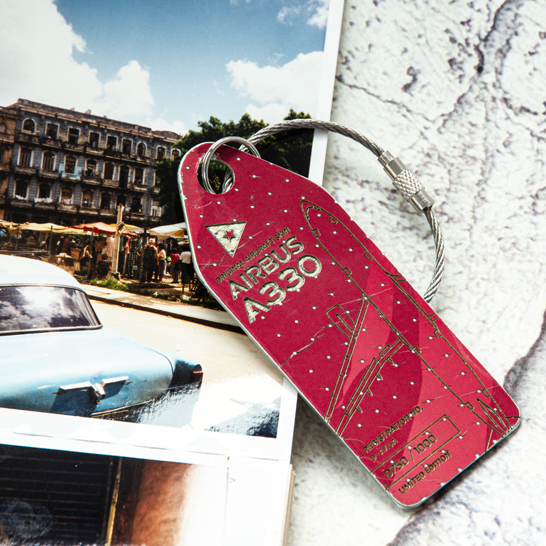 Aviationtag Airbus A330 D-AXGA Cuba Aircraft Tag Edition Mood of bicolored Plane Tag next to Cuba Postcard