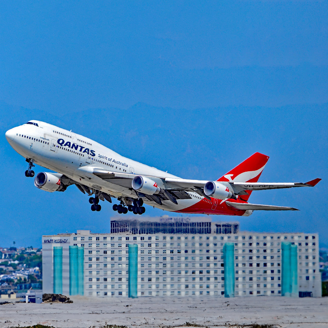 Aviationtag Qantas VH-OEG Boeing 747-400ER Edition Up in the Air